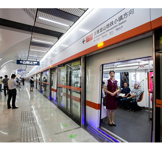 采用方大屏蔽門系統(tǒng)的武漢軌道交通7號線一期、11號線東段一期國慶當(dāng)日同步開通試運營